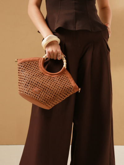 1000007870582 brown